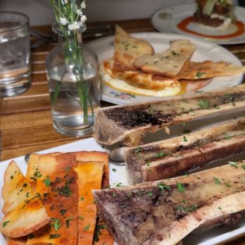 Volo Restaurant Wine Bar - Bone marrow - New American Near Me - Chicago, Illinois Volo Restaurant Wine Bar - Bone marrow - New American Near Me - Chicago, Illinois