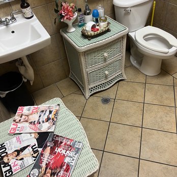 Mon Ami Cafe - Women's bathroom - Breakfast & Brunch Near Me - Venice, Florida Mon Ami Cafe - Women's bathroom - Breakfast & Brunch Near Me - Venice, Florida