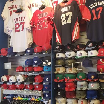 Lids Locker Room - Hats Near Me - Irvine, California