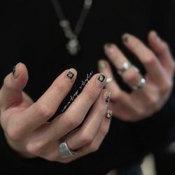 Nonstop Style - Dragon nail art by E