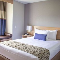 Microtel Inn by Wyndham - Guest room