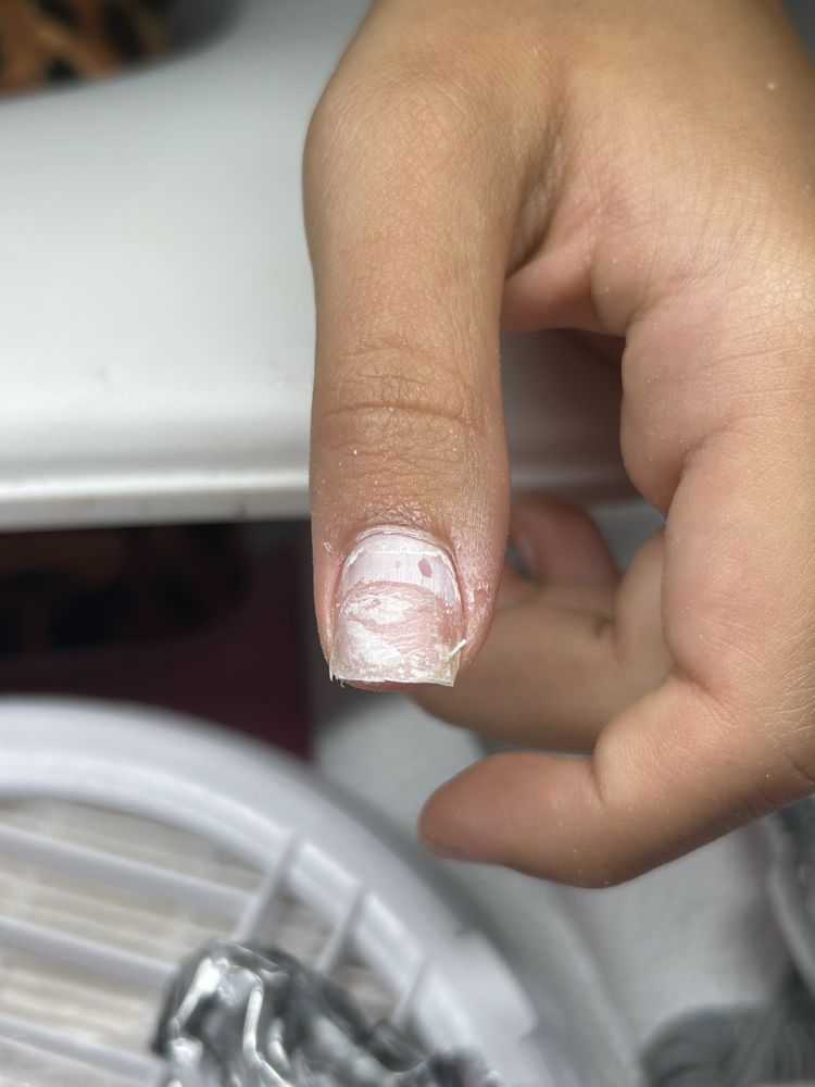 Natural Nails Logo