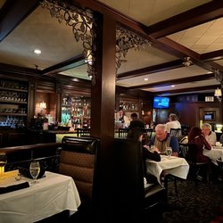 Charlie Gitto's On the Hill - Beautiful interior!