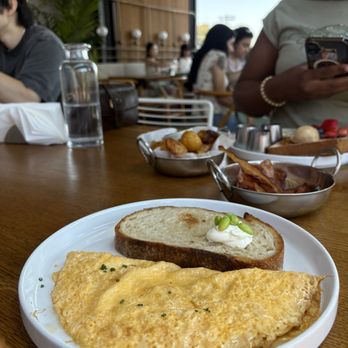 Mood - Omelette plain - Breakfast & Brunch Near Me - Los Angeles, California Mood - Omelette plain - Breakfast & Brunch Near Me - Los Angeles, California