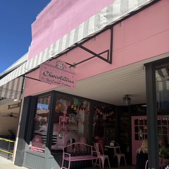 Lazy Dog Chocolateria - Ice Cream & Frozen Yogurt Near Me - Grass Valley, California
