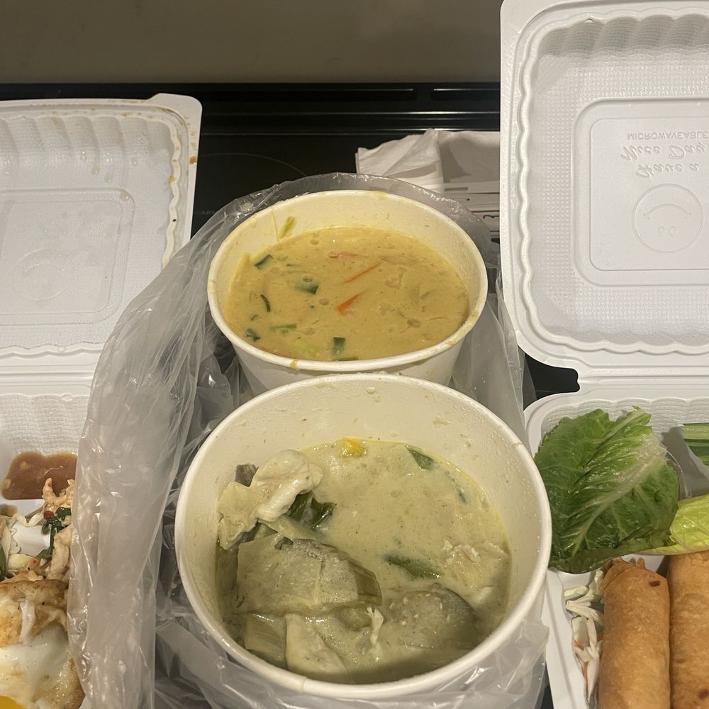Malai Thai Kitchen - Yellow curry and green curry - Thai Near Me - Wahiawa, Hawaii