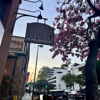 IPIC Pasadena - Cinema Near Me - Pasadena, California