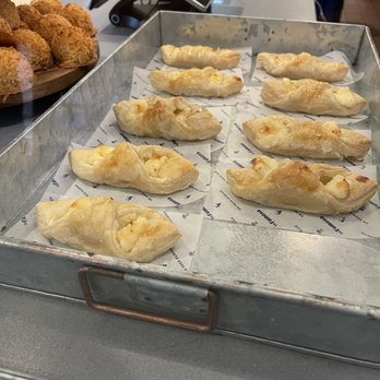 La Famosa - Quesito (flaky pastry stuffed with sweet cheese) - Puerto Rican Near Me - Washington, DC, District of Columbia La Famosa - Quesito (flaky pastry stuffed with sweet cheese) - Puerto Rican Near Me - Washington, DC, District of Columbia