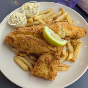 Billy's Chowder House - Fried haddock - Seafood Near Me - Wells, Maine