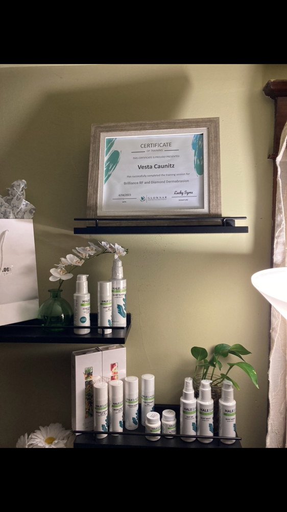 Vesta’s Beauty Bar Logo