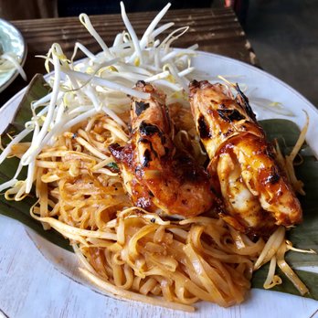 Khao Nom - "Chan" Noodle- Grilled jumbo prawn, served with stir-fried rice noodle, garlic, chive, bean sprout in a spicy tamarind sauce - Desserts Near Me - Elmhurst, New York