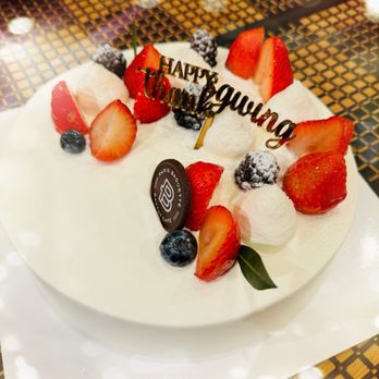 Paris Baguette - Strawberry Soft Cream Cake - Bakeries Near Me - Cupertino, California Paris Baguette - Strawberry Soft Cream Cake - Bakeries Near Me - Cupertino, California