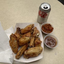 Lou's Street Food - Wings (7 for $5, I asked for 14 for $10 and he did it). Condiments are free