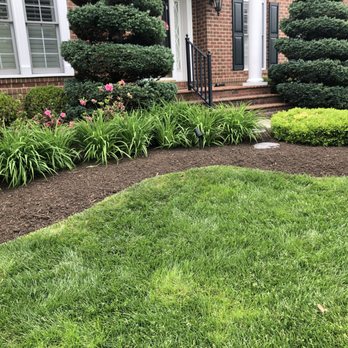 Franco  American Mowing - Mulching & edging - Lawn Services Near Me - Chantilly, Virginia