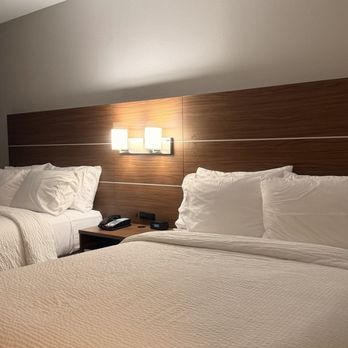 Holiday Inn Express Calhoun South - Hotels Near Me - Calhoun, Georgia Holiday Inn Express Calhoun South - Hotels Near Me - Calhoun, Georgia