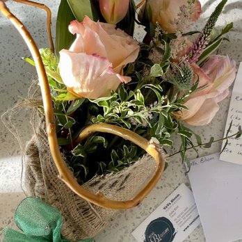 VaVa Bloom - Presentation on point - Florists Near Me VaVa Bloom - Presentation on point - Florists Near Me