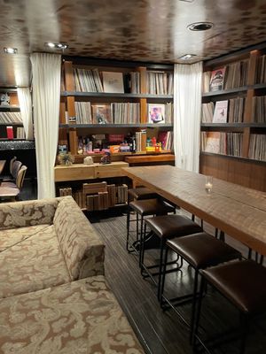 Chambers eat + drink by null