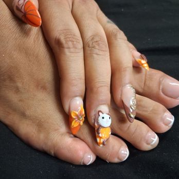 Milano Nail Spa - Right foot left hand - Nail Salons Near Me - Austin, Texas