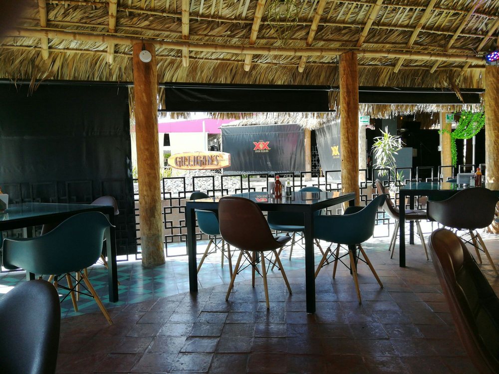 Gilligan's Bar & Grill