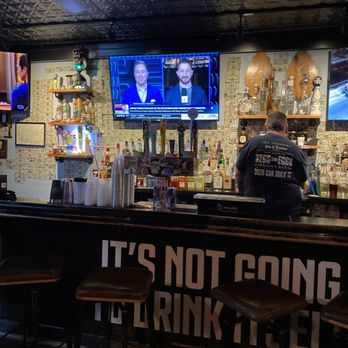 Pig & Rooster - Bar area - Smokehouse Near Me - Baltimore, Maryland