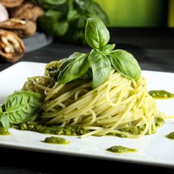 Tasteful Vibes - Pesto Linguini