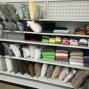 Goodwill Industries - Towels and pillows at Goodwill on Norton Ave in Sioux Falls - Thrift Stores Near Me - Sioux Falls, South Dakota Goodwill Industries - Towels and pillows at Goodwill on Norton Ave in Sioux Falls - Thrift Stores Near Me - Sioux Falls, South Dakota