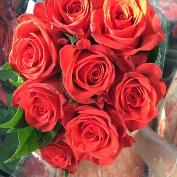 Trader Joe's - 8 stem roses - Grocery Near Me - Bakersfield, California