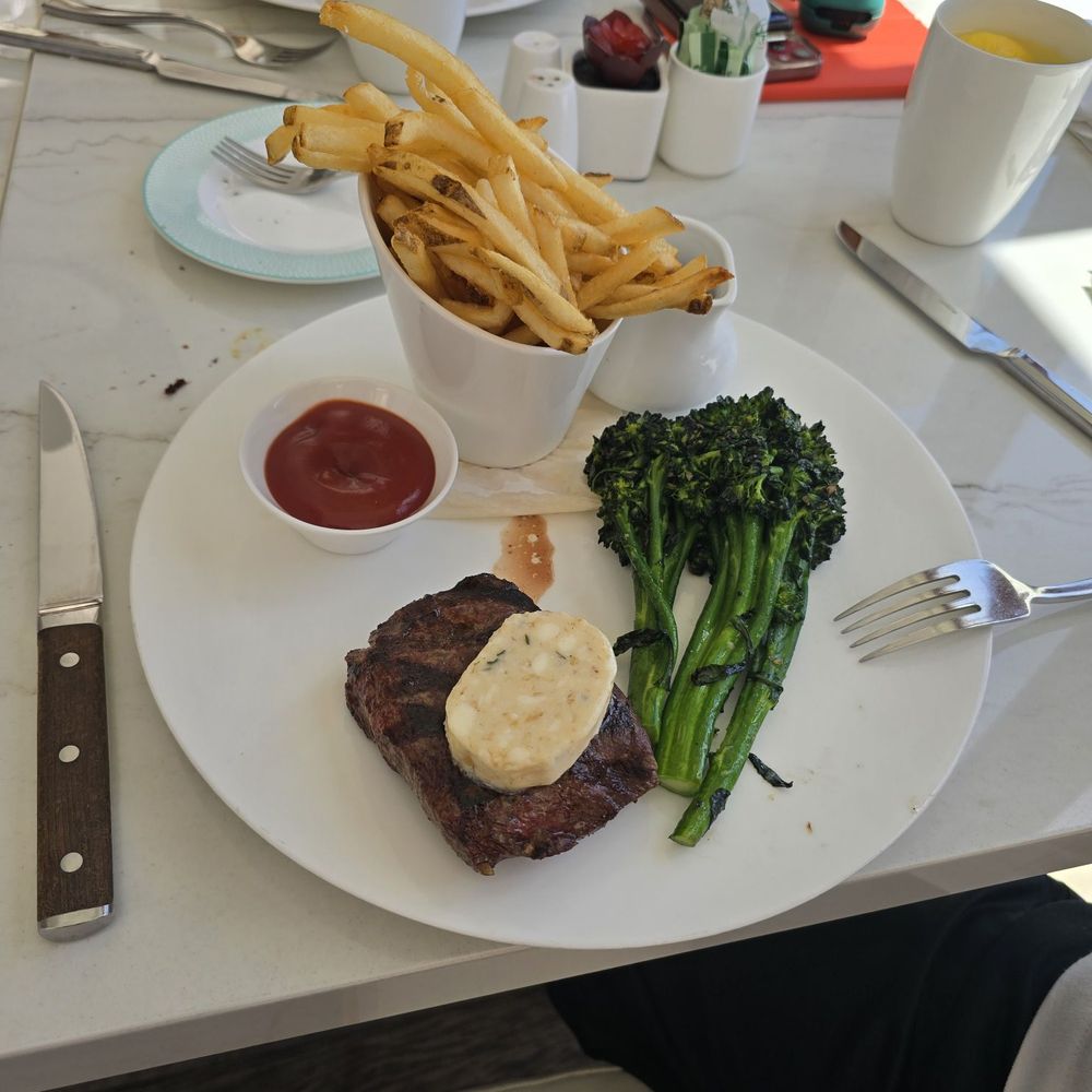 Splashes Restaurant - The steak - New American Near Me - Laguna Beach, California Splashes Restaurant - The steak - New American Near Me - Laguna Beach, California