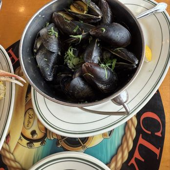 Peter's Clam Bar - Mussels - Seafood Near Me - Island Park, New York Peter's Clam Bar - Mussels - Seafood Near Me - Island Park, New York