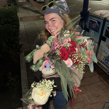 Bonjour...Paris Flowers! - Florists Near Me - Carlsbad, California Bonjour...Paris Flowers! - Florists Near Me - Carlsbad, California