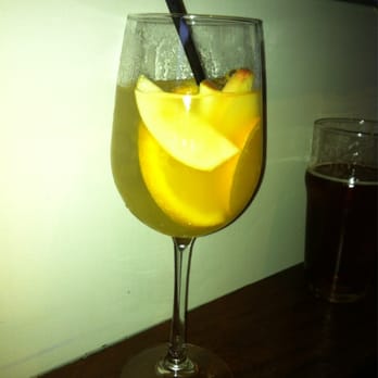 Simmzy's - Simmzy's Sangria - American Near Me - Manhattan Beach, California