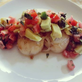 Spiced Catering - Prosecco Scallops garnished with Avocados and Pico de Gallo - Personal Chefs Near Me