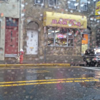 Fairview BBQ - Well worth the wait in this rain. - Barbeque Near Me - Fairview, New Jersey