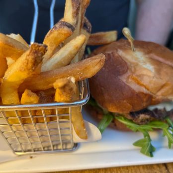 Veranda Restaurant - Burger & Fries - American Near Me - San Diego, California Veranda Restaurant - Burger & Fries - American Near Me - San Diego, California