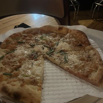 The Diamond - White sauce based pizza - Pizza Near Me - New London, Connecticut The Diamond - White sauce based pizza - Pizza Near Me - New London, Connecticut