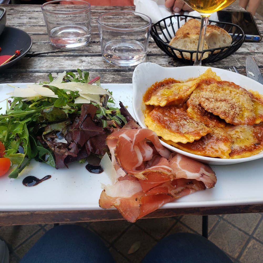 Bocca à Bocca - Parmesan Ravioli and salad - Italian Near Me - Bordeaux, 33 Bocca à Bocca - Parmesan Ravioli and salad - Italian Near Me - Bordeaux, 33