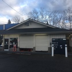 Lake Hills Chevron - Exterior & Amazon Locker