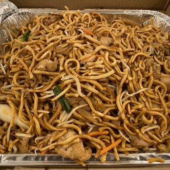 Cheung Hing Restaurant - Small tray of Chicken Chow Mein - Chinese Near Me - San Francisco, California Cheung Hing Restaurant - Small tray of Chicken Chow Mein - Chinese Near Me - San Francisco, California