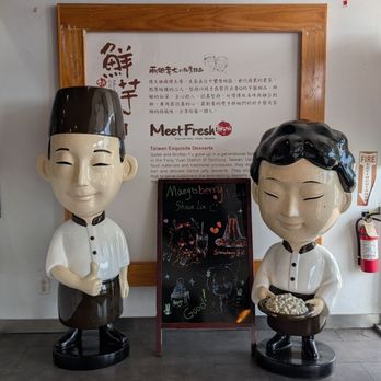 Meet Fresh - Interior Statues - Desserts Near Me - Plano, Texas