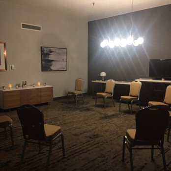 Hilton - Reflection Room - Hotels Near Me - Atlanta, Georgia