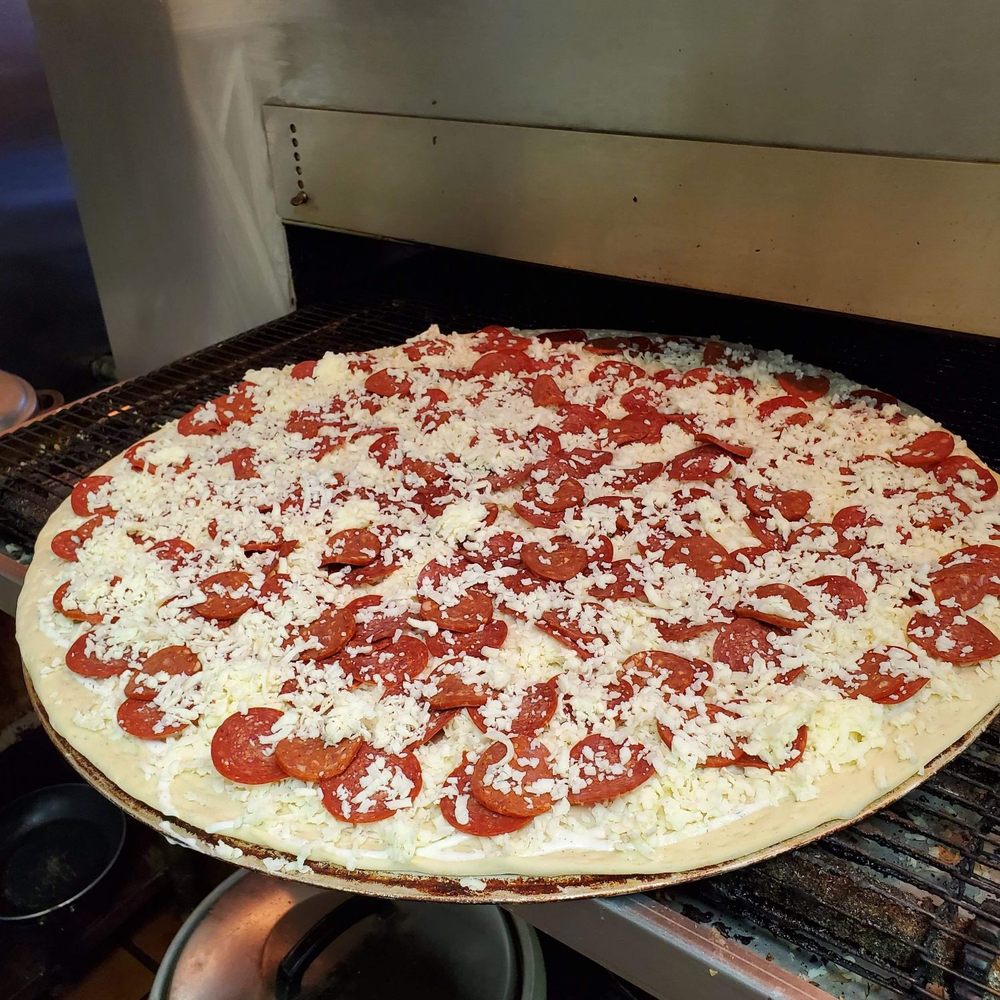 Milan's Pizza - Our favorite pizza going in! - Pizza Near Me - Lathrop, California