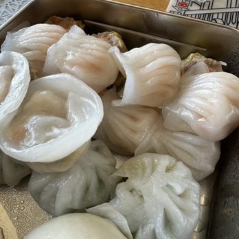Ming Hui Dim Sum - Shrimp dumplings, chive dumplings, egg custard buns, sui mai. - Dim Sum Near Me - San Francisco, California Ming Hui Dim Sum - Shrimp dumplings, chive dumplings, egg custard buns, sui mai. - Dim Sum Near Me - San Francisco, California