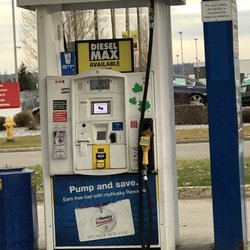 15th Ave Husky - Prince George British Columbia Canada - In the USA a green handle means its diesel fuel here yellow means its diesel fuel