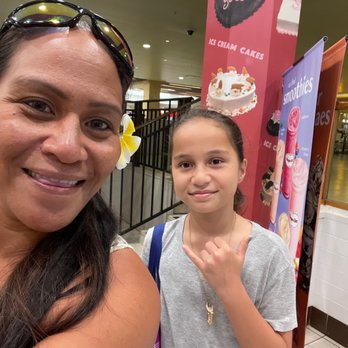 Häagen-Dazs - Getting the daughter some dessert - Desserts Near Me - Honolulu, Hawaii Häagen-Dazs - Getting the daughter some dessert - Desserts Near Me - Honolulu, Hawaii
