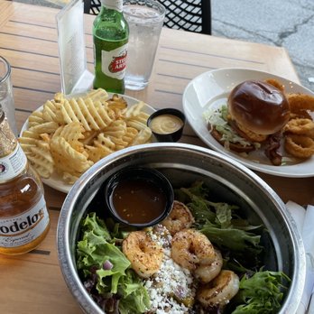 Shady Grove - Summer Salad, Jerk Turkey Burger - American Near Me - Pittsburgh, Pennsylvania Shady Grove - Summer Salad, Jerk Turkey Burger - American Near Me - Pittsburgh, Pennsylvania