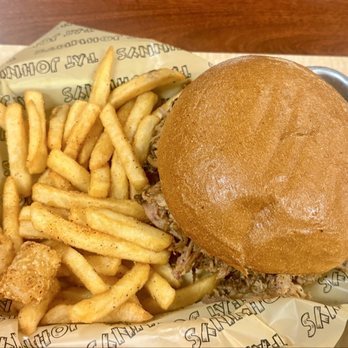 Fat Johnnys - Large Pulled pork sandwich - Barbeque Near Me - Okeechobee, Florida Fat Johnnys - Large Pulled pork sandwich - Barbeque Near Me - Okeechobee, Florida