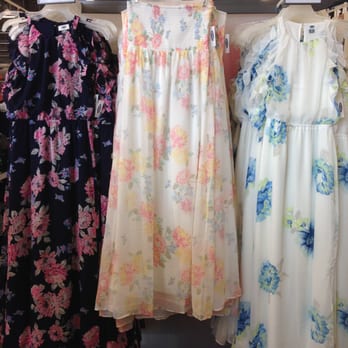 Old Navy - Lots of maxis in stock - Women's Clothing Near Me - Pasadena, California