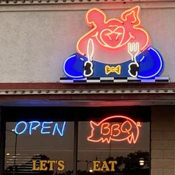 The Pig BBQ & Pub - Entrance & neon sign