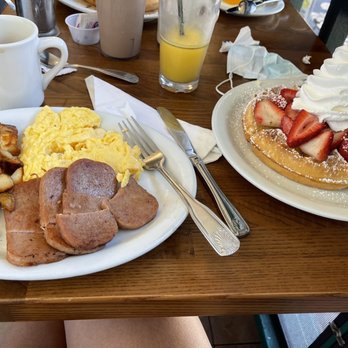 Eggs 'n Things - Fresh Strawberry Whipped Cream Waffle Meat & Eggs - Breakfast & Brunch Near Me - Honolulu, Hawaii