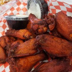 The Kluckin’ Chicken - Reseda - Plain wings with sauce